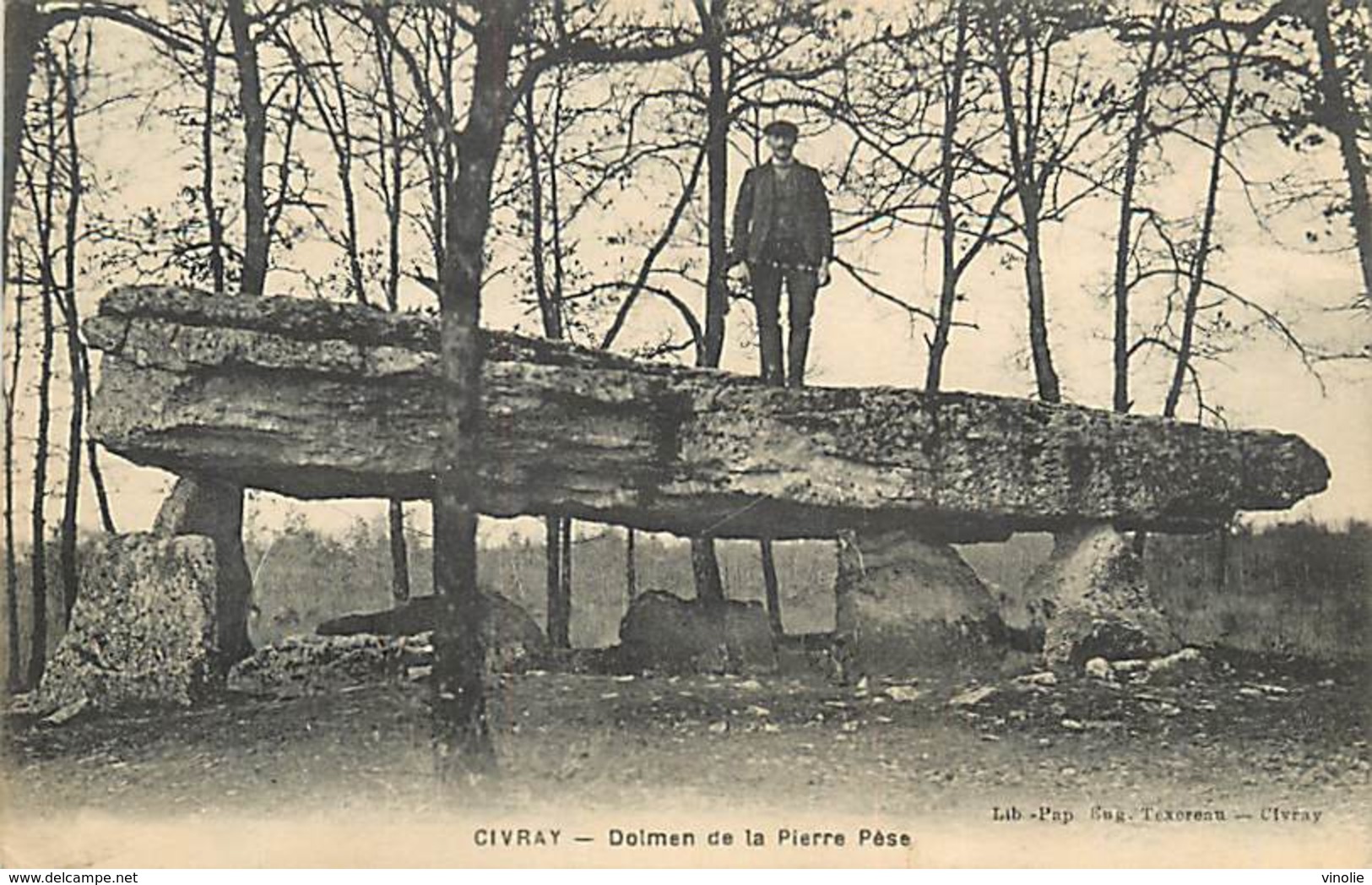 PIE-17-P.T.FR. 2517 : CIVRAY. VIENNE. LE DOLMEN DE LA PIERRE PESE - Dolmen & Menhirs