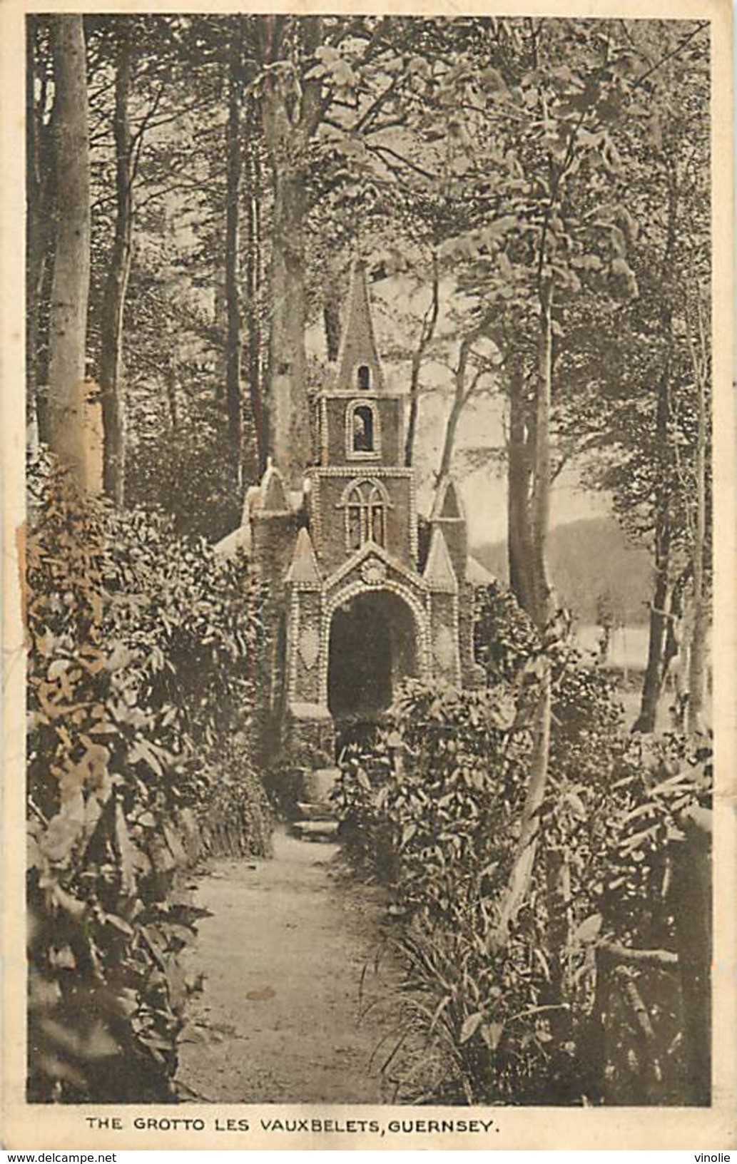 PIE-17-P.T.FR. 2574 : THE LITTLE CHAPEL AND ITS BUILDER LES VAUXBELETS GUERNSEY - Guernsey