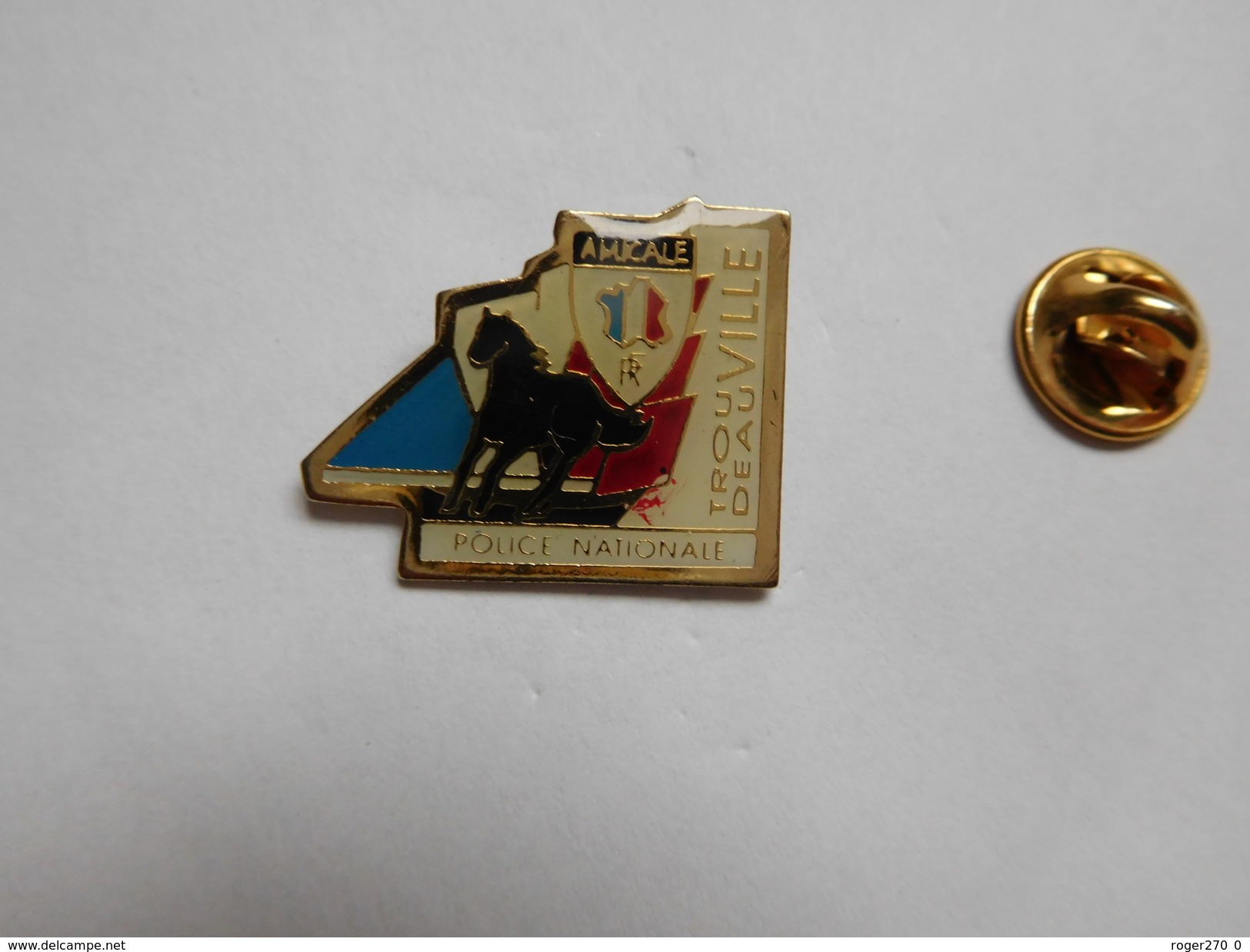 Beau Pin's  , Police Nationale , Amicale Trouville - Deauville , Cheval , Calvados - Police