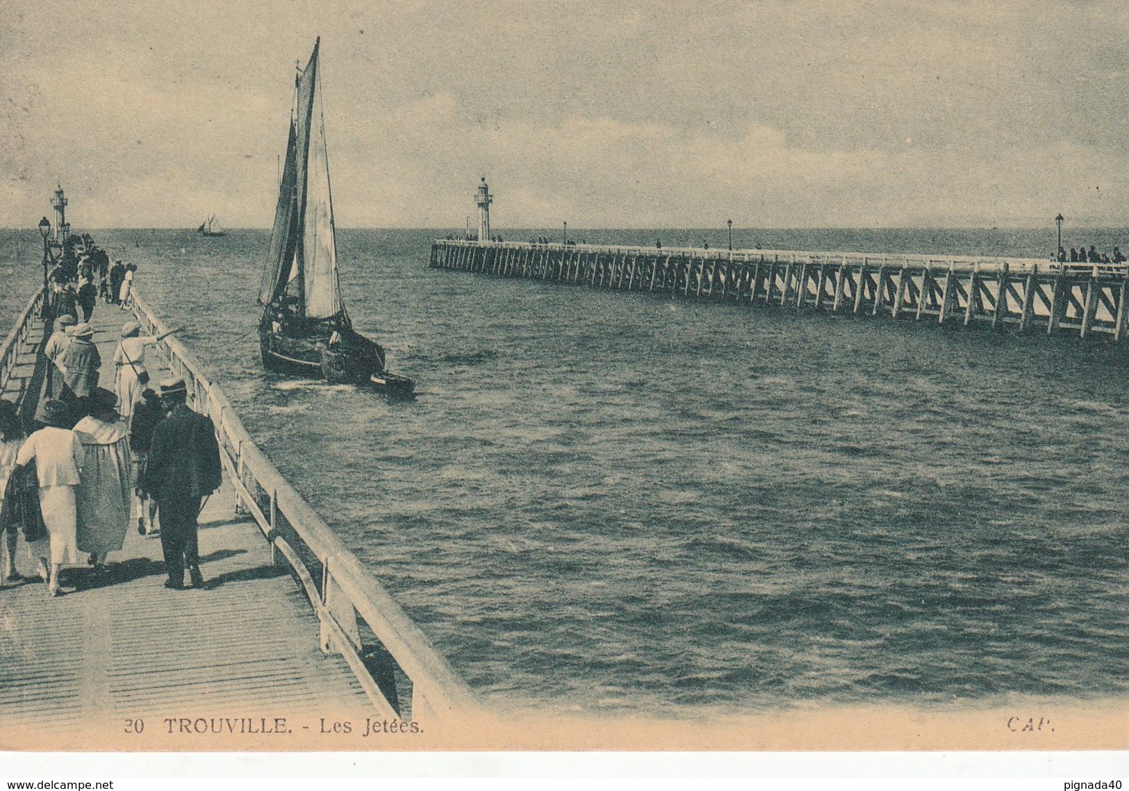 Cp , 14 , TROUVILLE , Les Jetées - Trouville