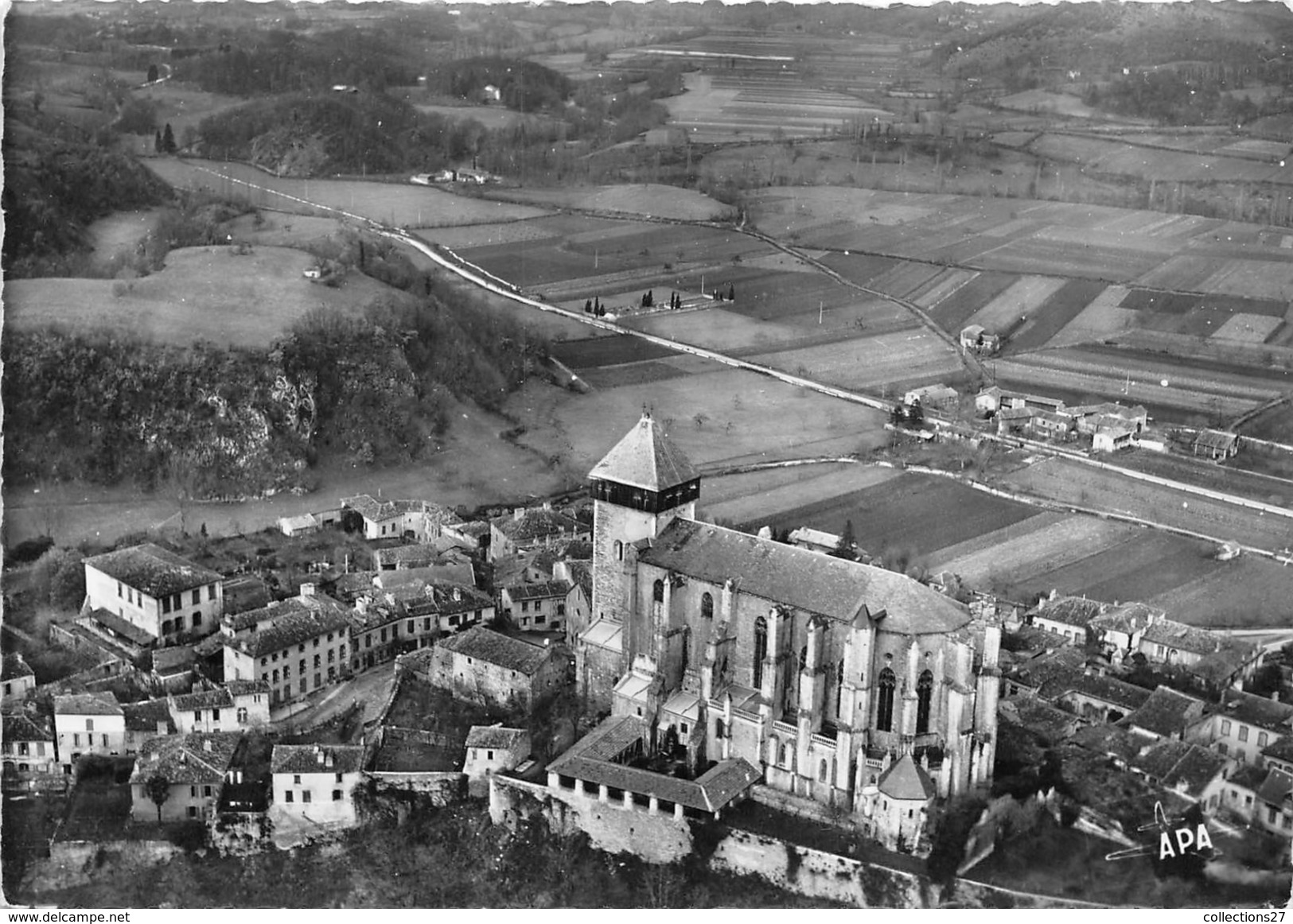 31-SAINT-BERTRAND-DE-COMMINGES- VUE  AERIENNE - Saint Bertrand De Comminges