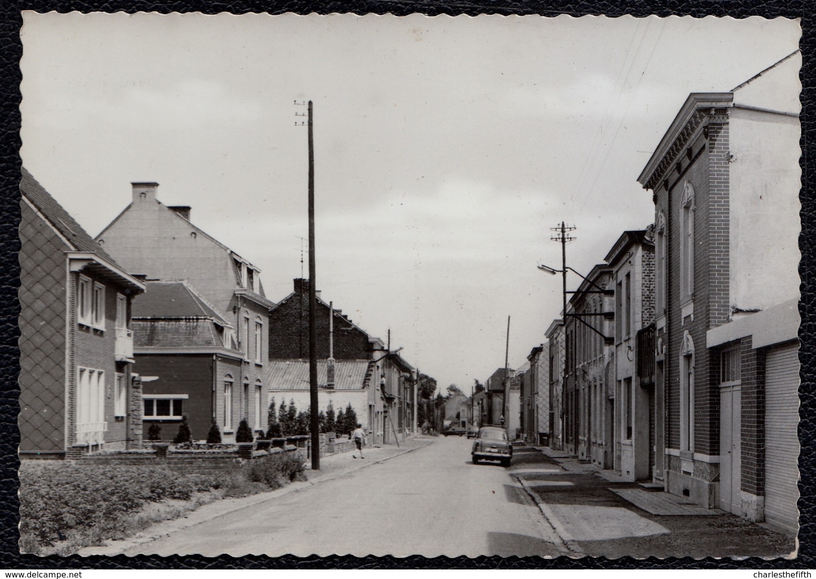 ANDERLUES - CARREFOUR DU MONUMENT - Anderlues