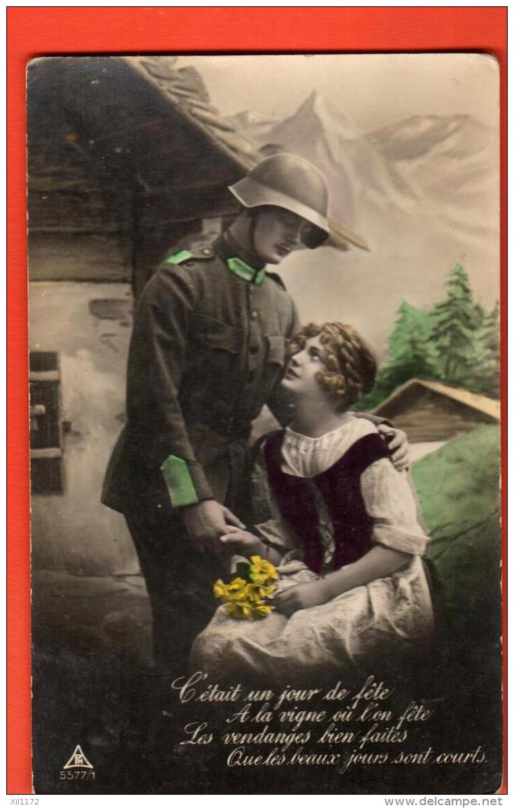 IBV-05  Militaire Et Sa Bien-aimée. Jour De Fête à La Vigne Où L'on Fête Les Vendanges Non Circulé - Patriotiques