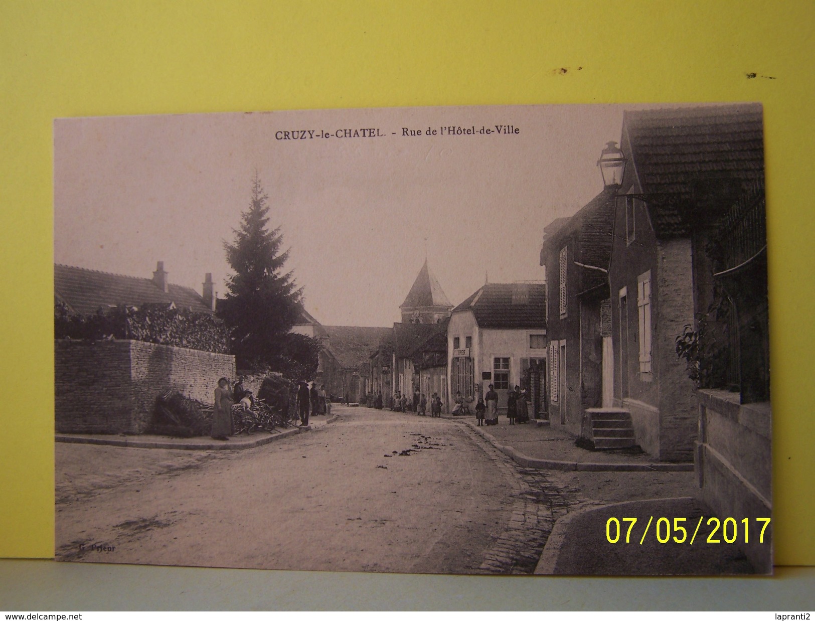 CRUZY-LE-CHATEL (YONNE) RUE DE L'HOTEL-DE-VILLE. - Cruzy Le Chatel