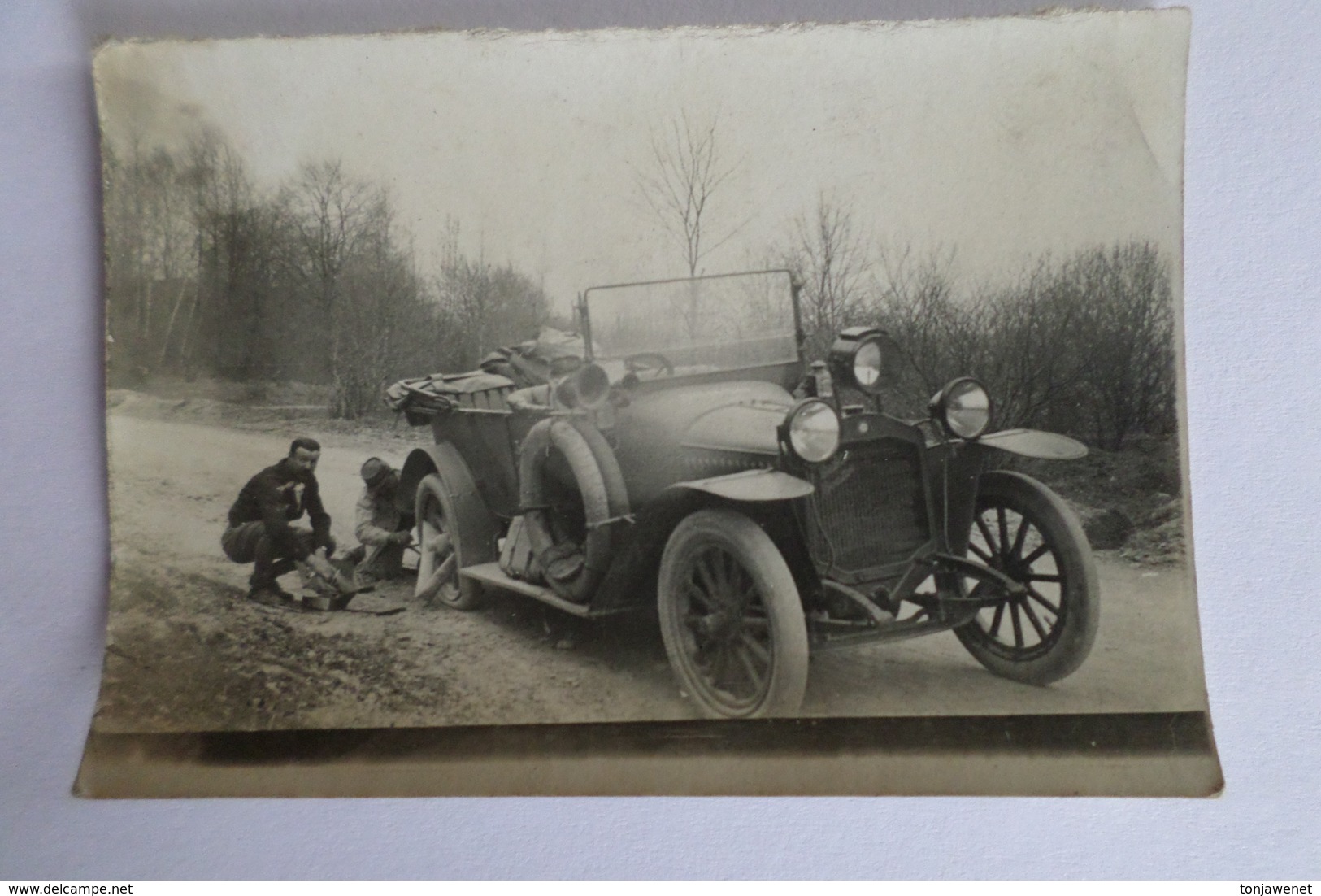 VOITURE ANCIENNE - Crevaison Dans La Foret De Pierrefonds - 60 - OISE - Automobiles