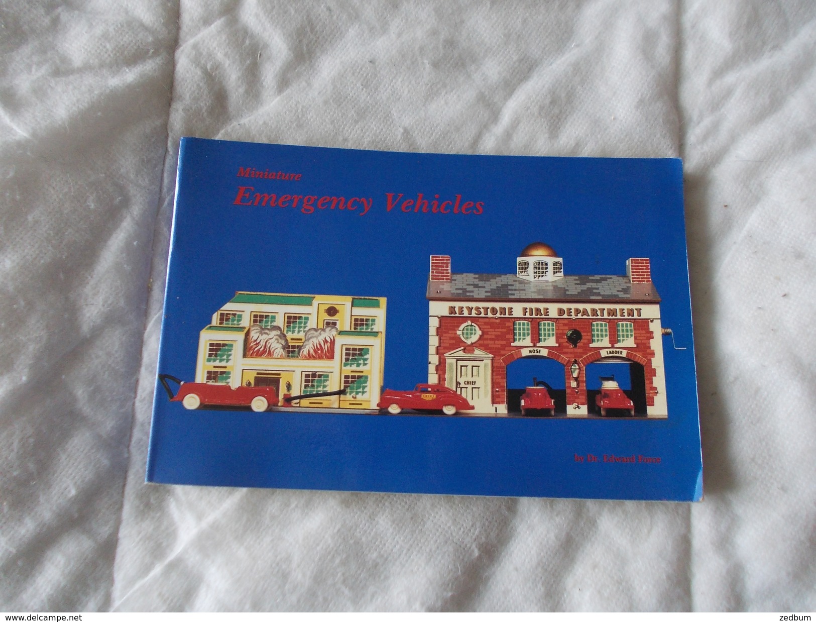 Miniature Emergency Vehicles By Force - Libri Sulle Collezioni