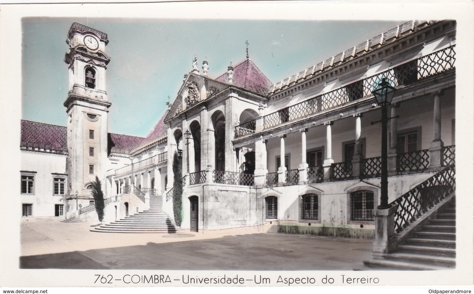 POSTCARD PORTUGAL - COIMBRA - UNIVERSIDADE - UM ASPECTO DO TERREIRO - Coimbra