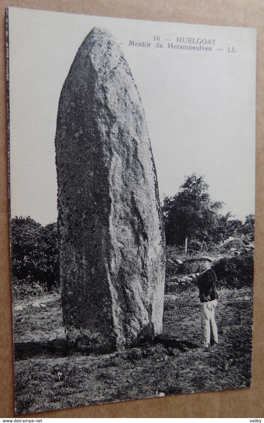 Huelgoat - Menhir De Herampeulven - Huelgoat