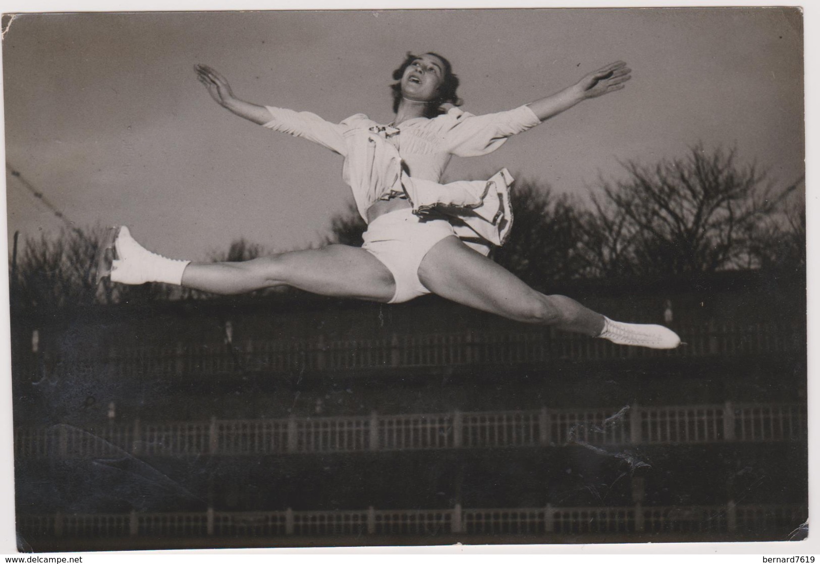 Patinage Photo  Jacqueline Du Biej Championne De France 1949 Premiere Feministe Francaise Medaillee De Bronze 1952 - Patinage Artistique