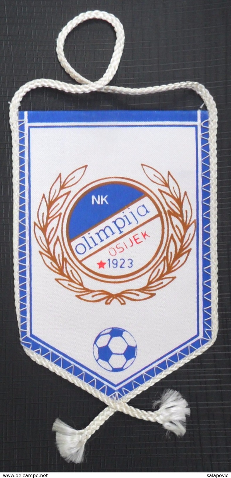 NK OLIMPIJA, OSIJEK, CROATIA  FOOTBALL CLUB, CALCIO OLD PENNANT, SPORTS FLAG - Habillement, Souvenirs & Autres
