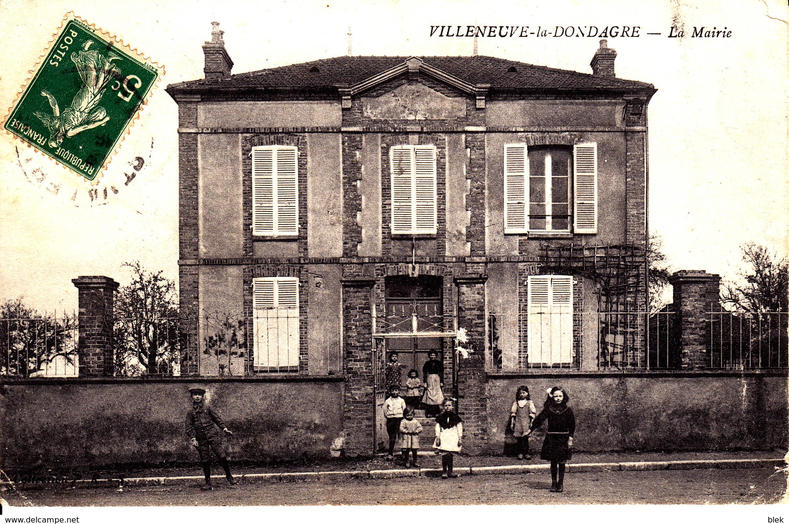 89 . Yonne :  Villeneuve La  Dondagre  : La Mairie . - Villeneuve-la-Dondagre