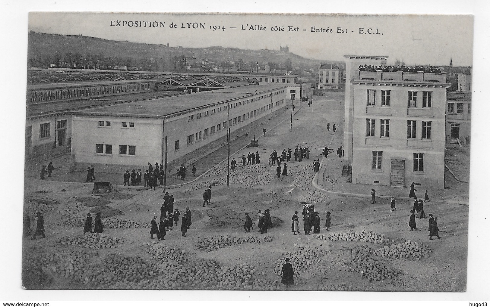 LYON - EXPOSITION DE 1914 - L' ALLEE COTE EST - ENTRE EST ANIMEE - CPA NON VOYAGEE - Autres & Non Classés