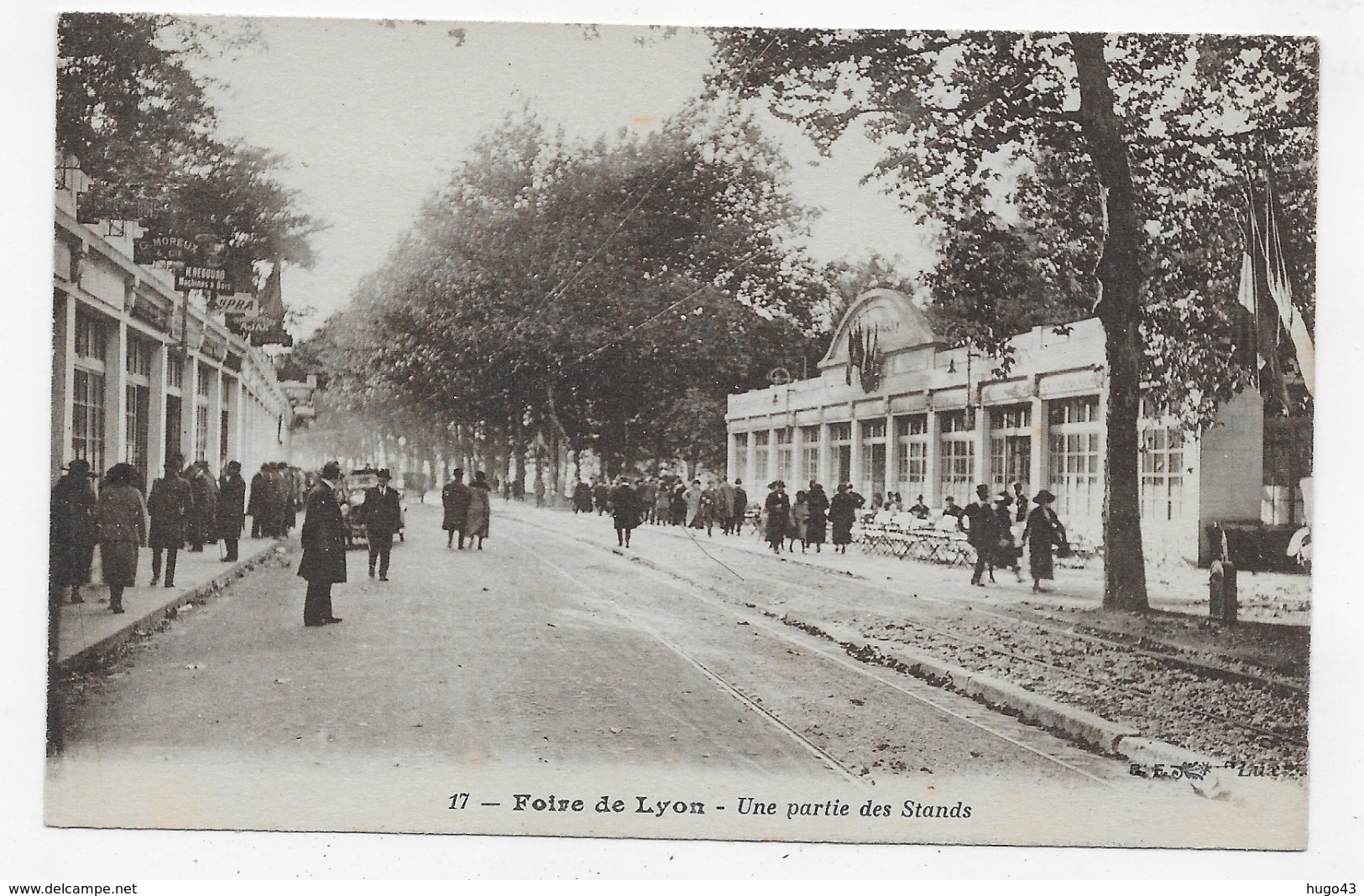 LYON - N° 17 - FOIRE DE LYON - UNE PARTIE DES STANDS AVEC PERSONNAGES - CPA NON VOYAGEE - Other & Unclassified