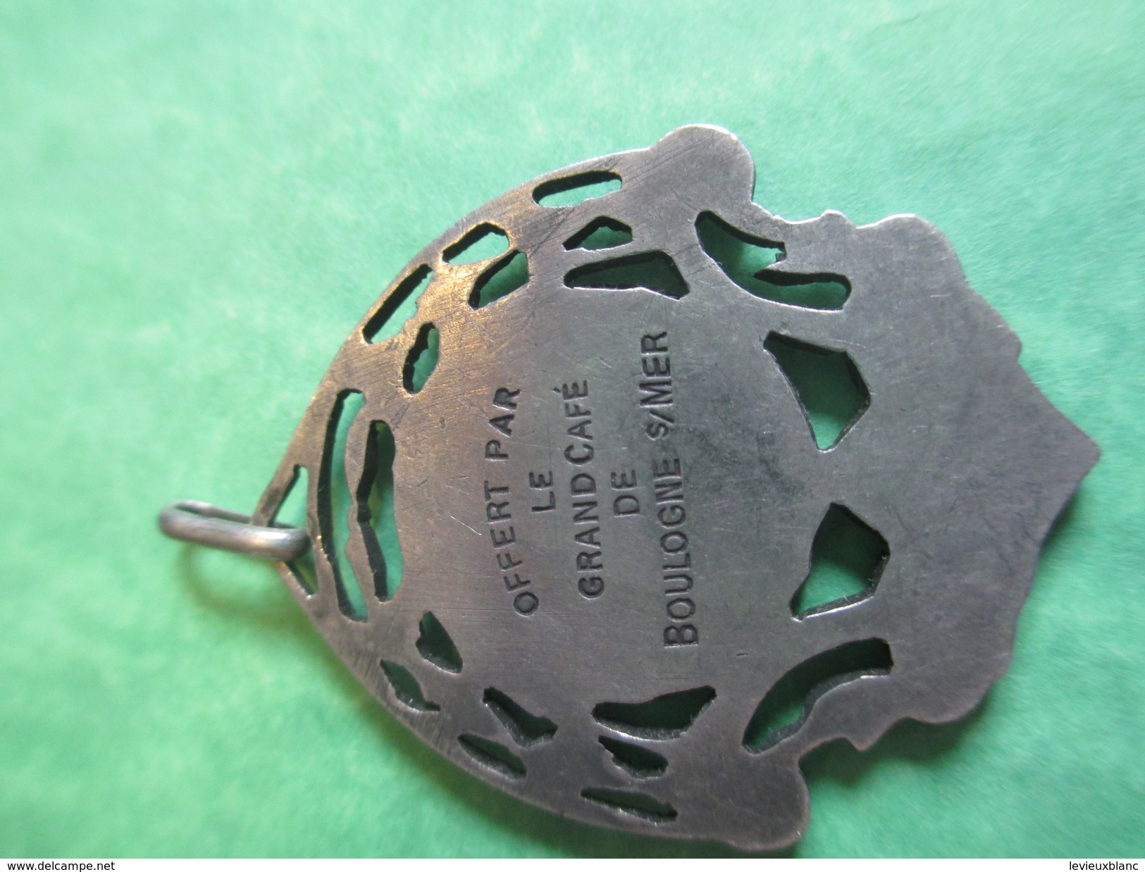 Médaille De Sport/Foot-Ball/ Bronze Nickelé Mat/Grand Café /BOULOGNE Sur MER/Ouvragée/ Vers 1920-1940          SPO119 - Sonstige & Ohne Zuordnung