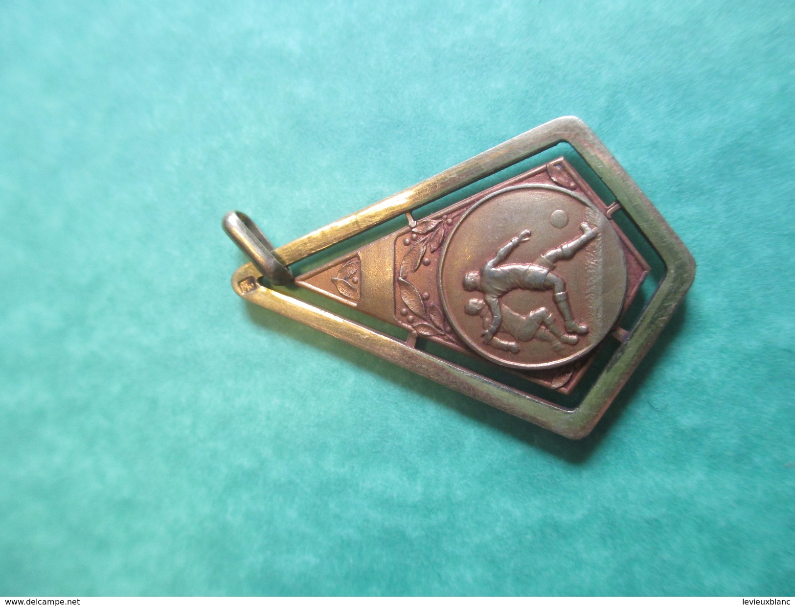 Médaille De Sport/Foot-Ball/ Bronze Doré /( Poinçon)/USFC/ Union Sportive Des Chemins De Fer/ Vers 1920-1940      SPO120 - Autres & Non Classés