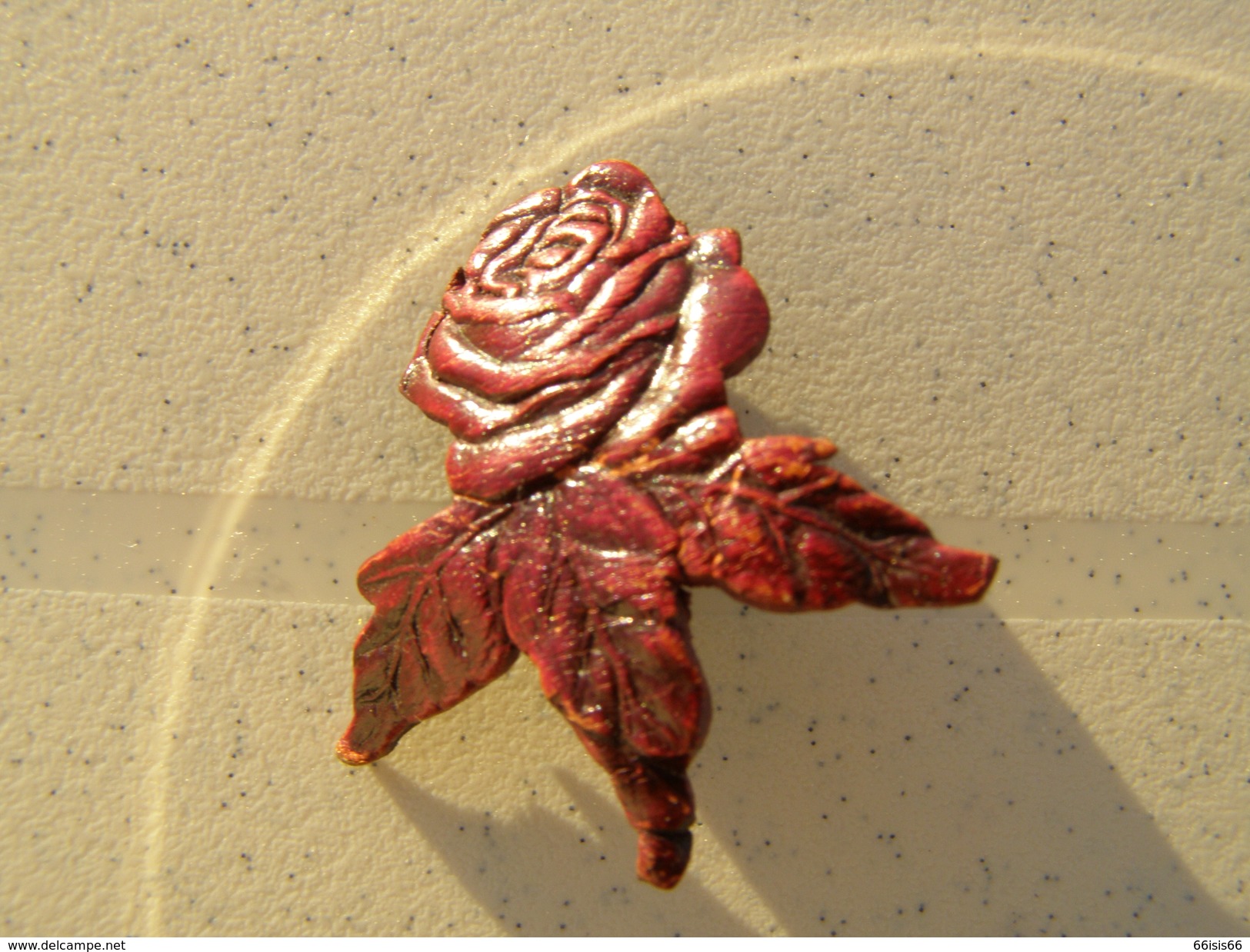 Broche Rose En CUIR 3,5 X3,5 Cm.(artisanale) - Brochen