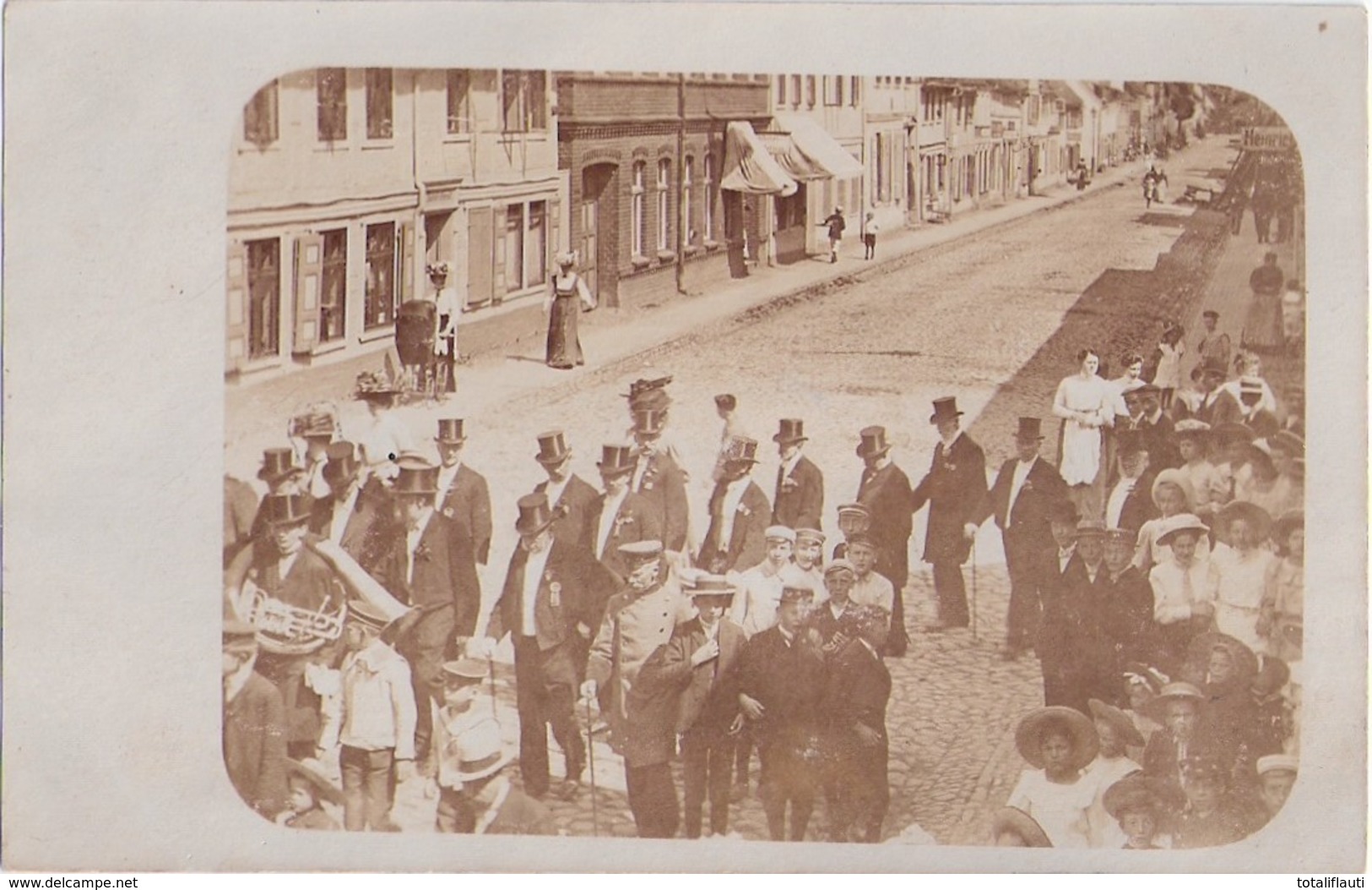 GOLDBERG Original Private Fotokarte Umzug D Schützenzunft Bahnpost WISMAR - NEUSTADT 23.7.1910 Bahnpost Stempel ZUG 157 - Goldberg