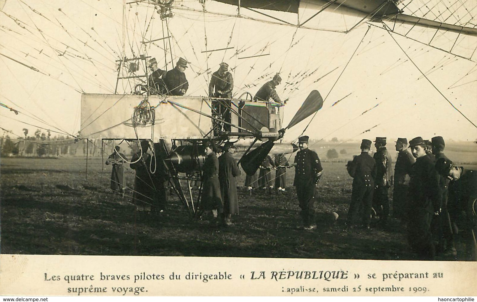 Lapalisse : Dirigeable République  Aviation Carte Photo - Lapalisse