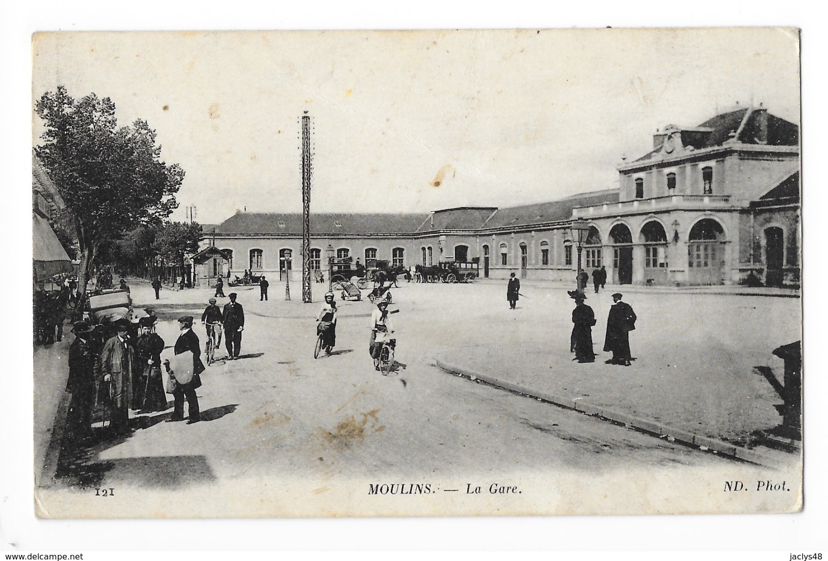 MOULINS  (cpa 03)    Gare   -     - L 1 - Moulins