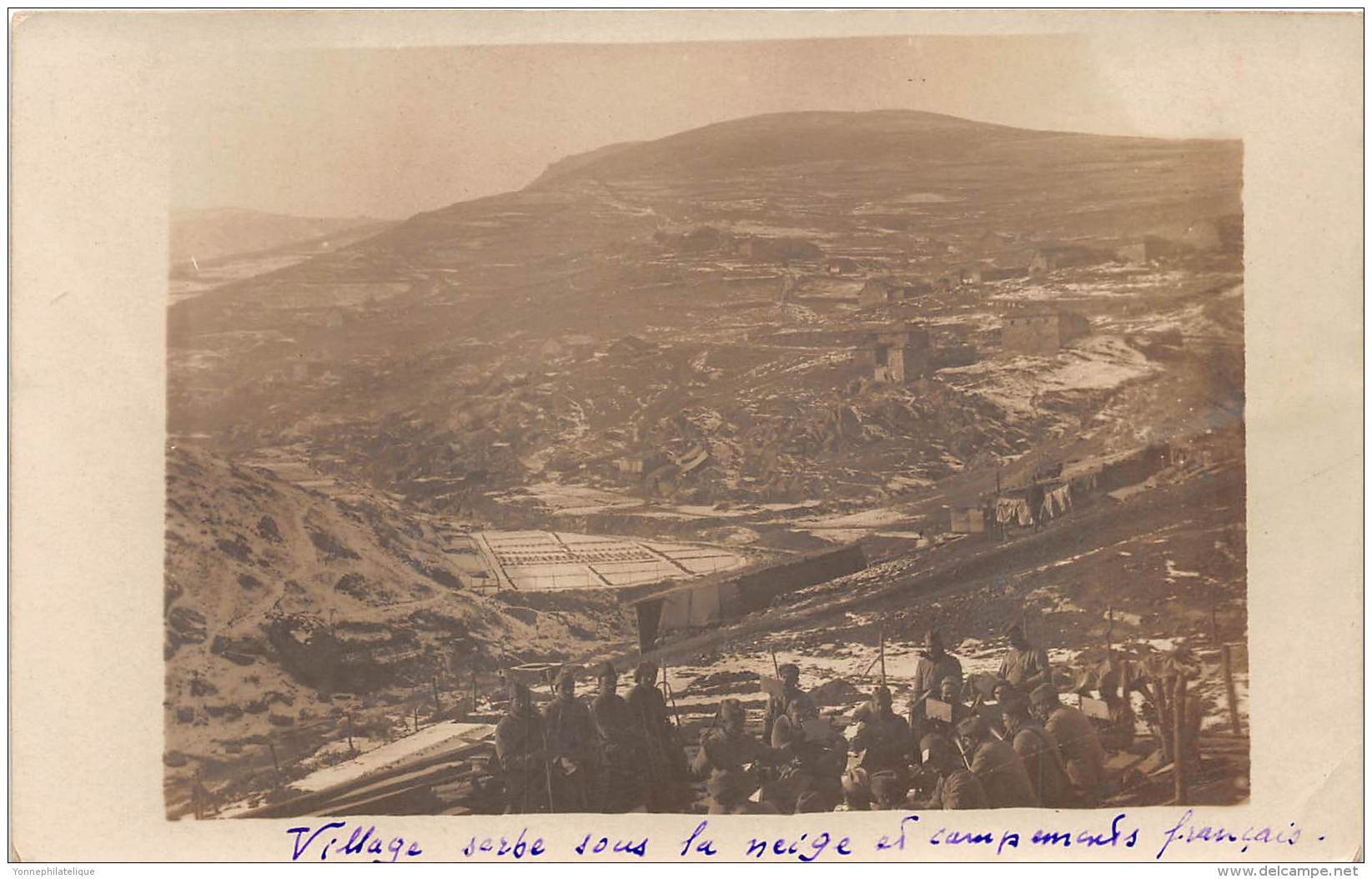 SERBIE / Carte Photo - Village Serbe Sous La Neige Et Campements Français - Serbie