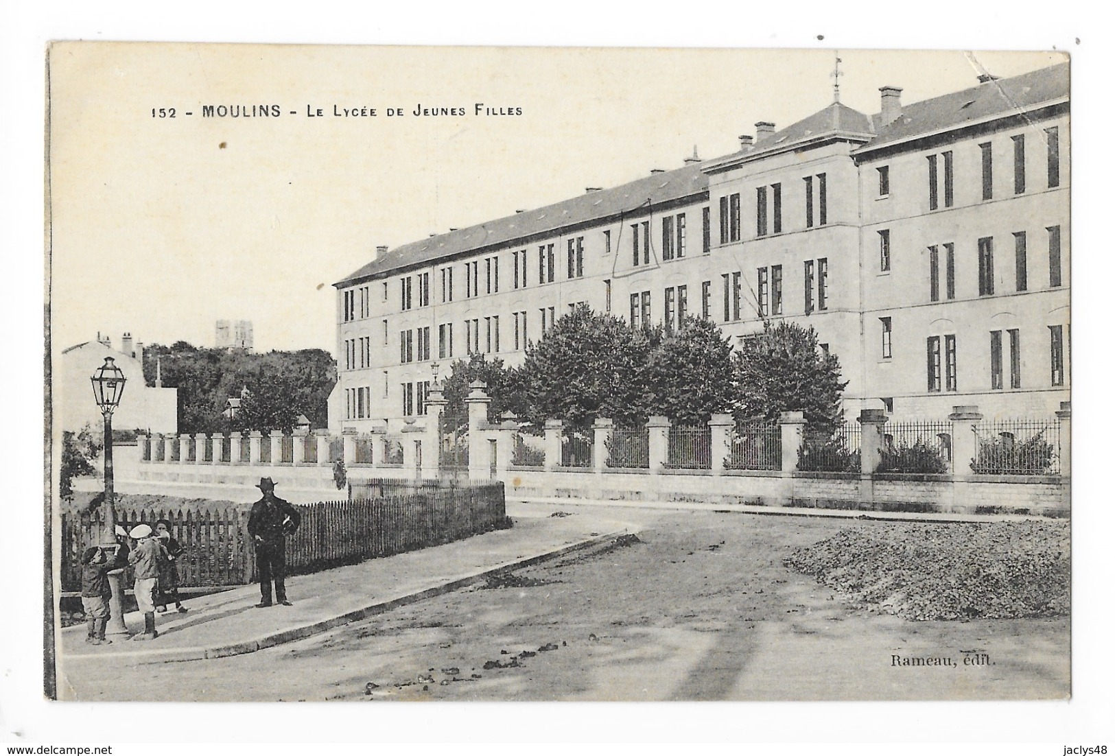 MOULINS  (cpa 03)  Le Lycée De Jeunes Filles -    - L 1 - Moulins