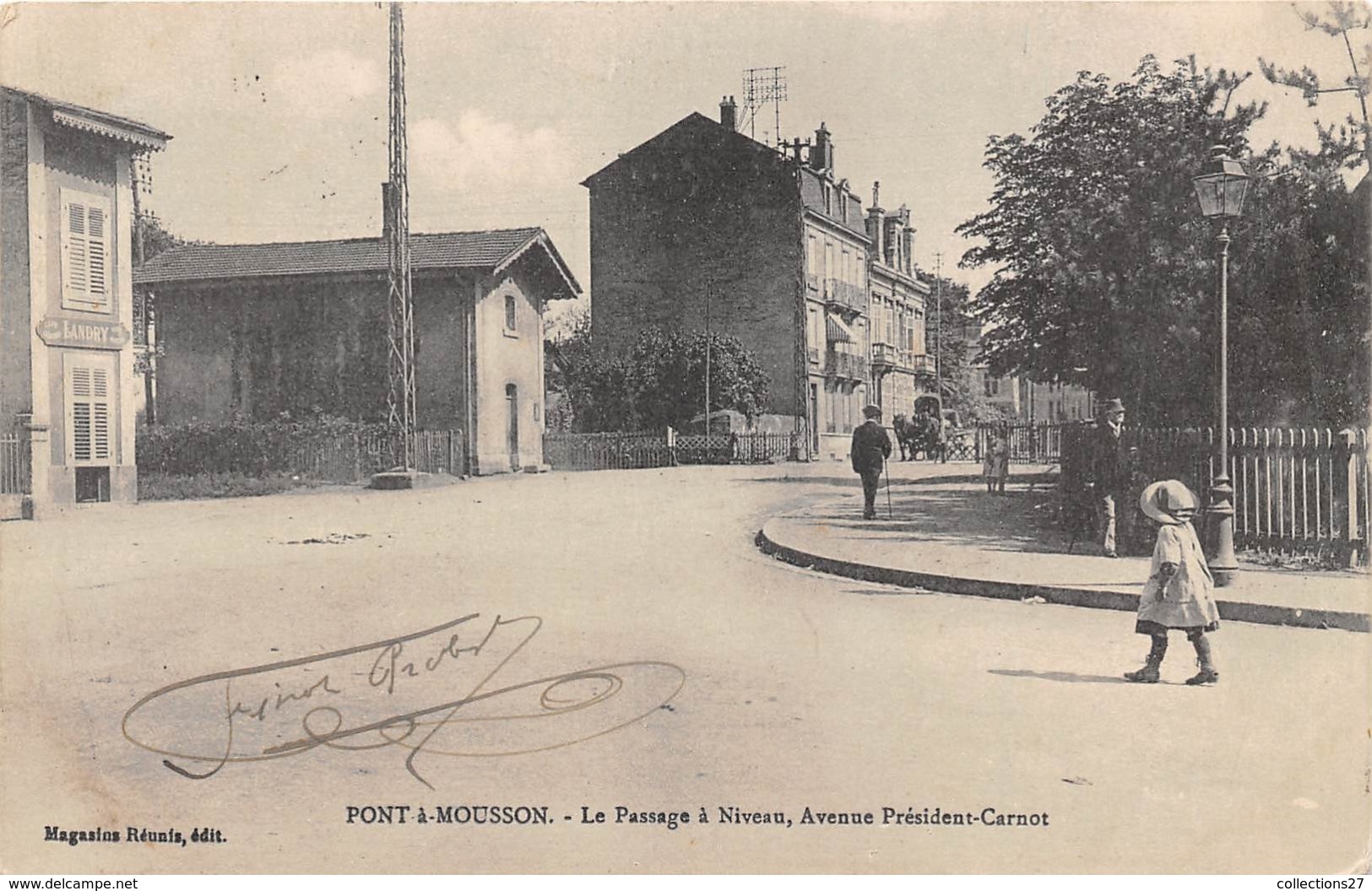 54-PONT-A-MOUSSON- LE PASSAGE A NIVEAU, AVENUE PRESIDENT-CARNOT - Pont A Mousson