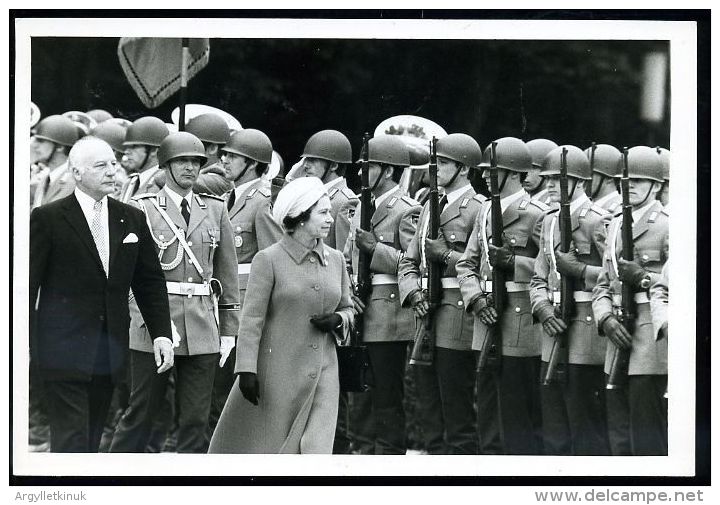 HM QUEEN ELIZABETH PRESIDENT OF GERMANY 1978 - Famous People