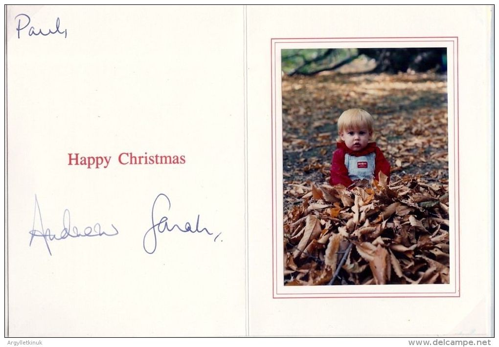 HAND SIGNED CHRISTMAS CARD FROM PRINCE ANDREW & SARAH FERGUSSON WITH BEATRICE - Famous People