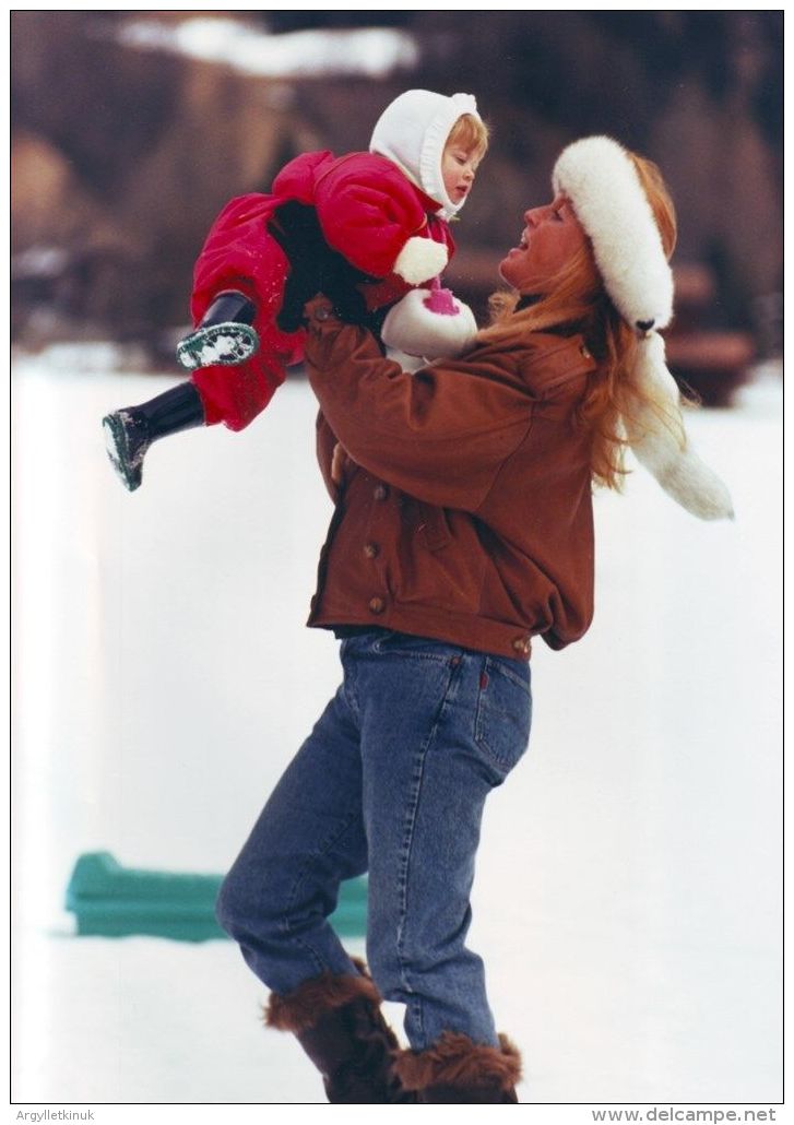 FOUR FINE ORIGINAL PRESS PHOTOS PRINCESS BEATRICE AS CHILD SKIING DUKE YORK - Famous People