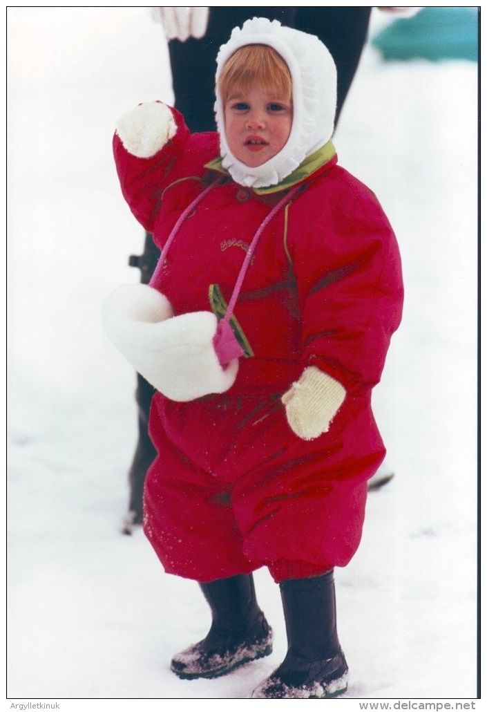 FOUR FINE ORIGINAL PRESS PHOTOS PRINCESS BEATRICE AS CHILD SKIING DUKE YORK - Famous People