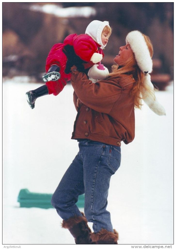 FOUR FINE ORIGINAL PRESS PHOTOS PRINCESS BEATRICE AS CHILD SKIING DUKE YORK - Famous People