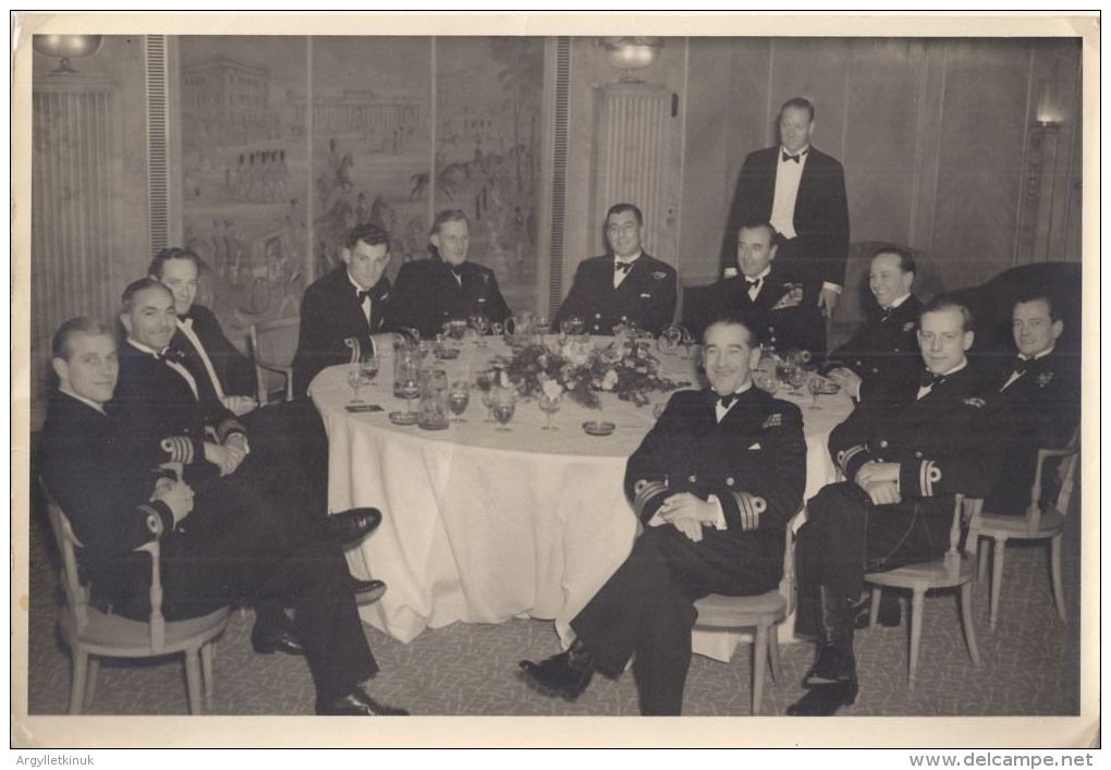 LARGE ORIGINAL PHOTO PRINCE PHILIP EARL MOUNTBATTEN EVENING BEFORE WEDDING 1947 - Famous People