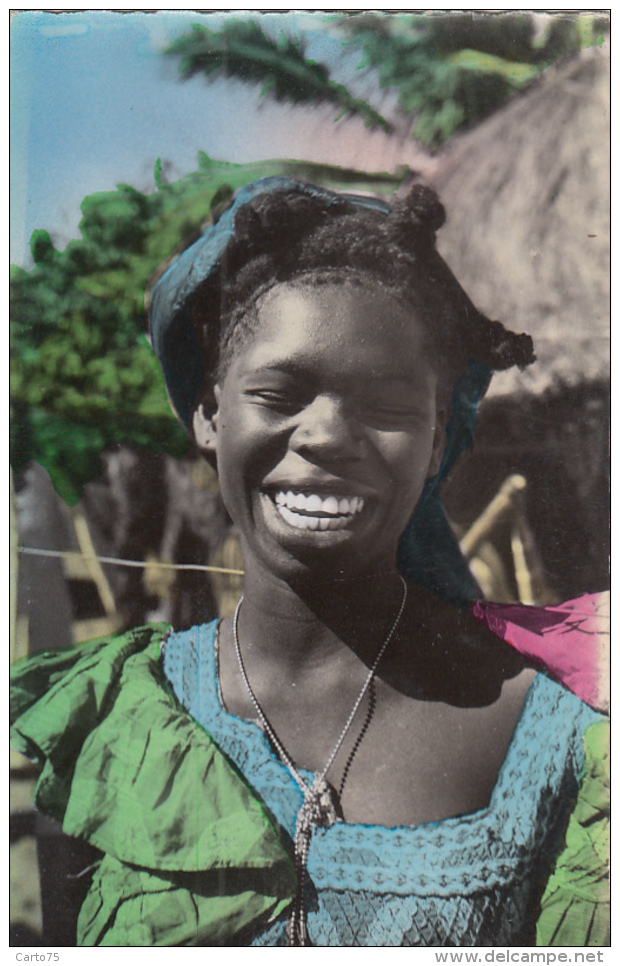 Afrique - Sénégal - Jeune Femme - Sénégal