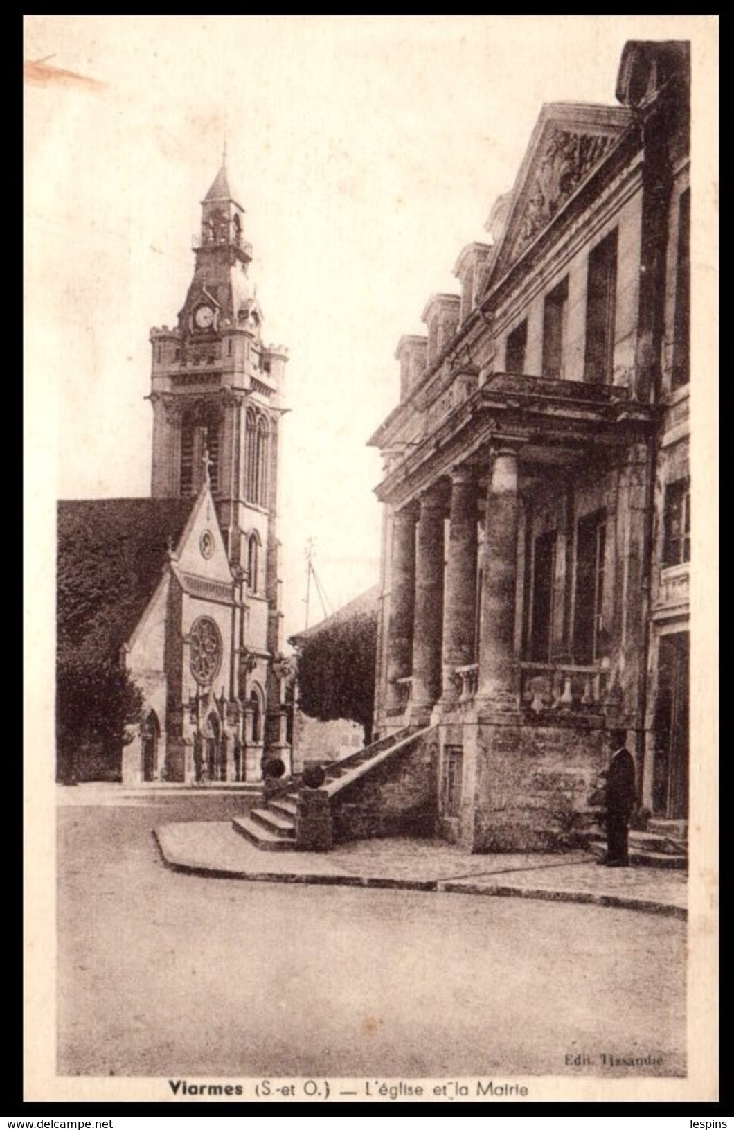 95 - VIARMES -- L'Eglise Et La Mairie - Viarmes