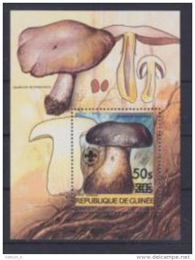 Guinée  Mushrooms Champignons Overprint Black - Autres & Non Classés