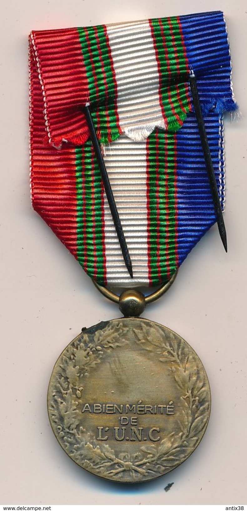 Médaille De L'Union Nationale Des Combattants - Unis Comme Au Front - France