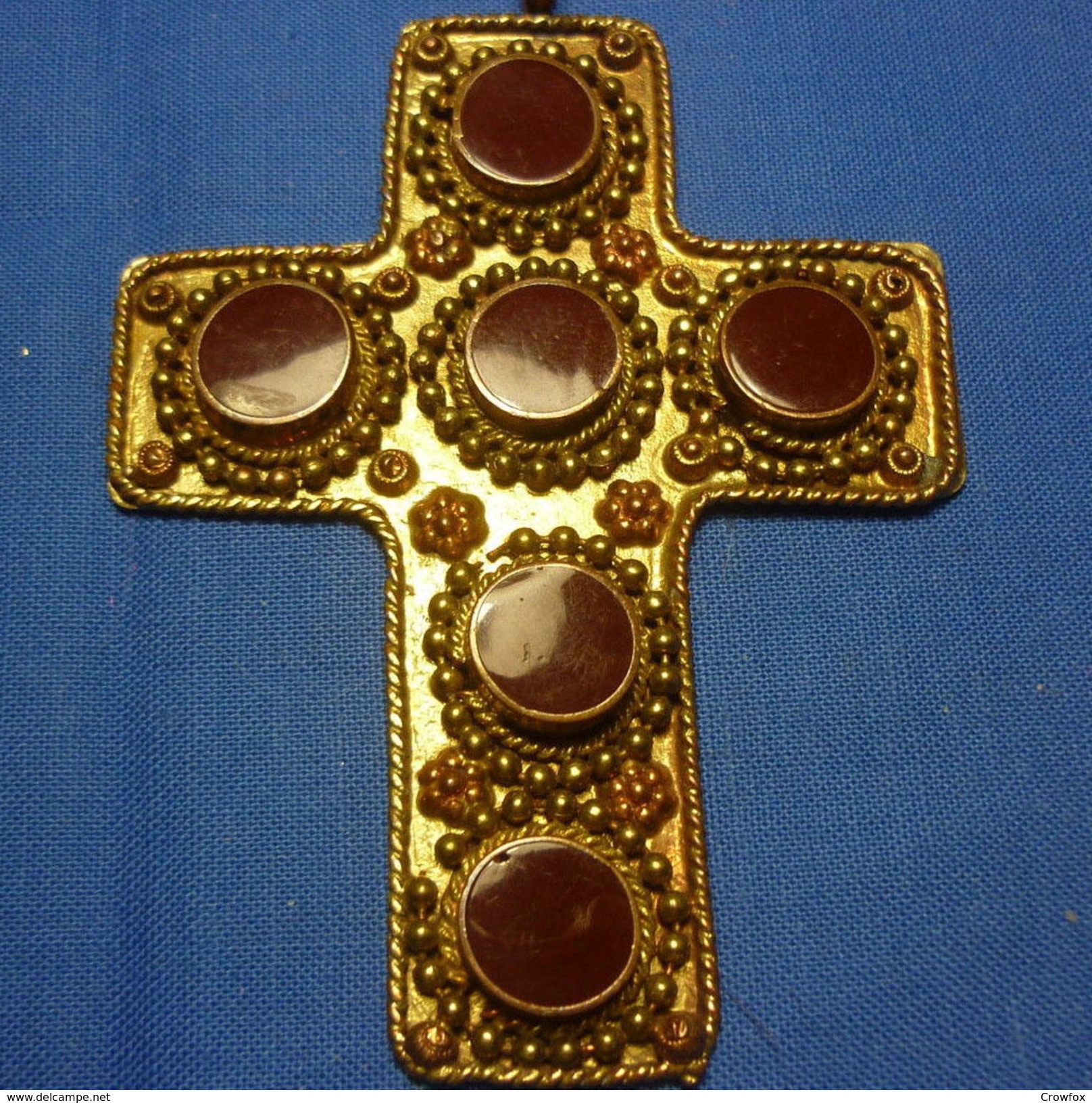 Beautiful Medieval Late Or Medieval Style Gilded Pectoral Cross Set With Jasper - Archéologie