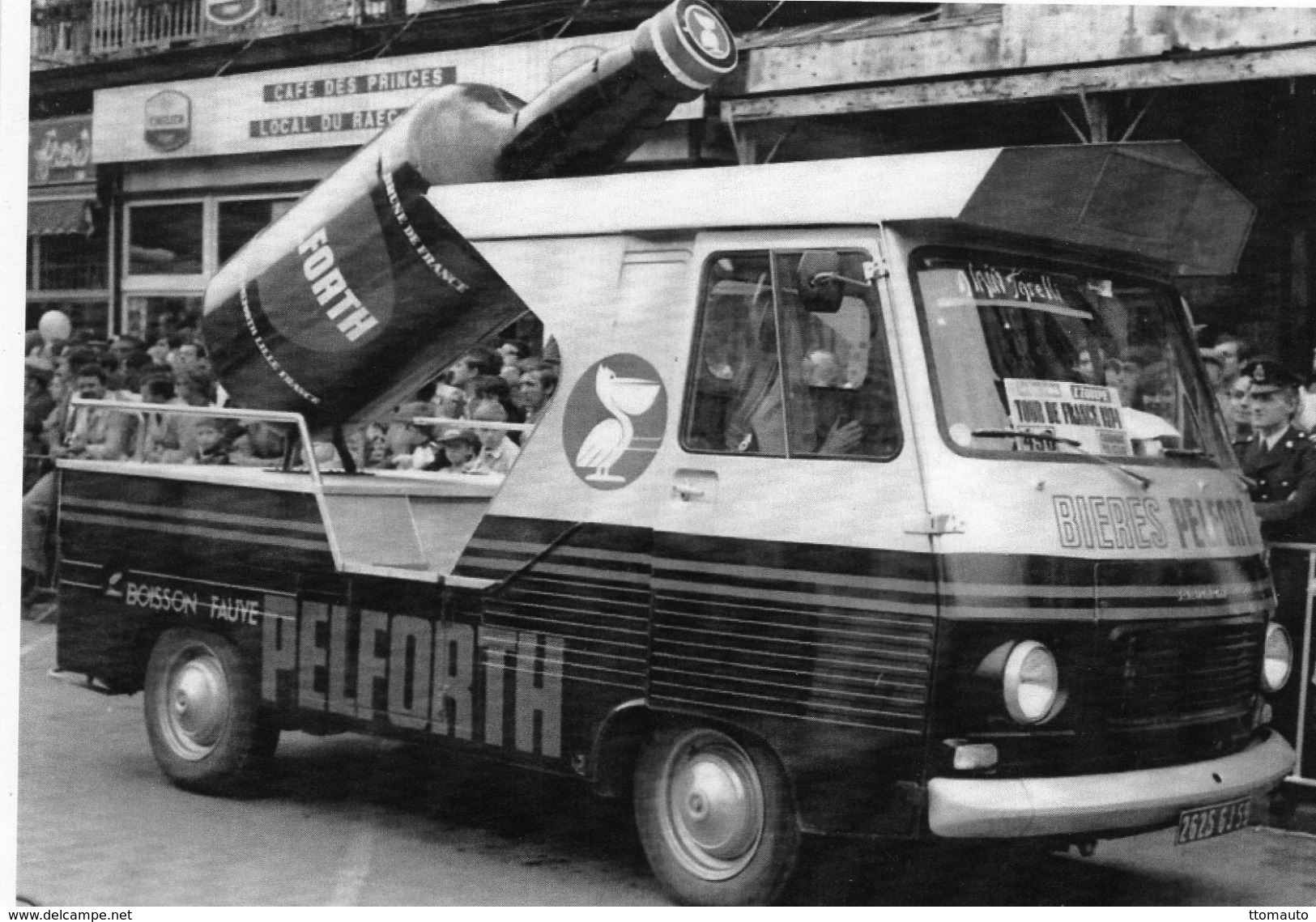 Véhicule Peugeot J7 Publicité Pelforth  -  Tour De France 1966   -  CPM - Camions & Poids Lourds