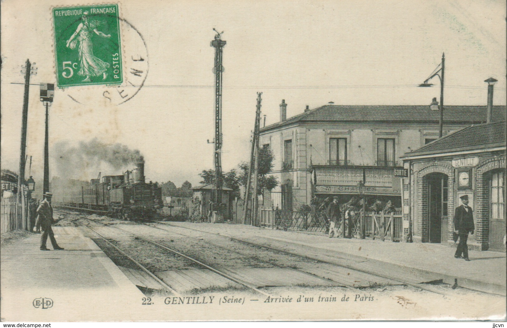 94 - Gentilly - La Gare - Arrivée D' Un Train De Paris - Gentilly