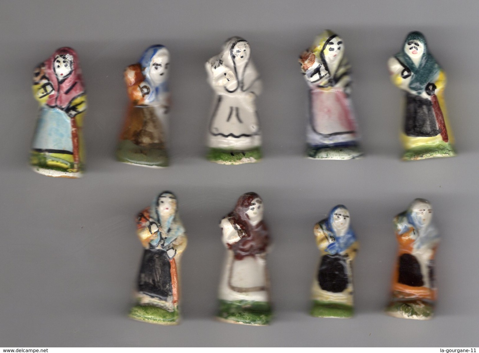 LOT 9 Fèves FEMME AU FAGOT - CRECHE - SANTONS De Différentes Séries - Santons