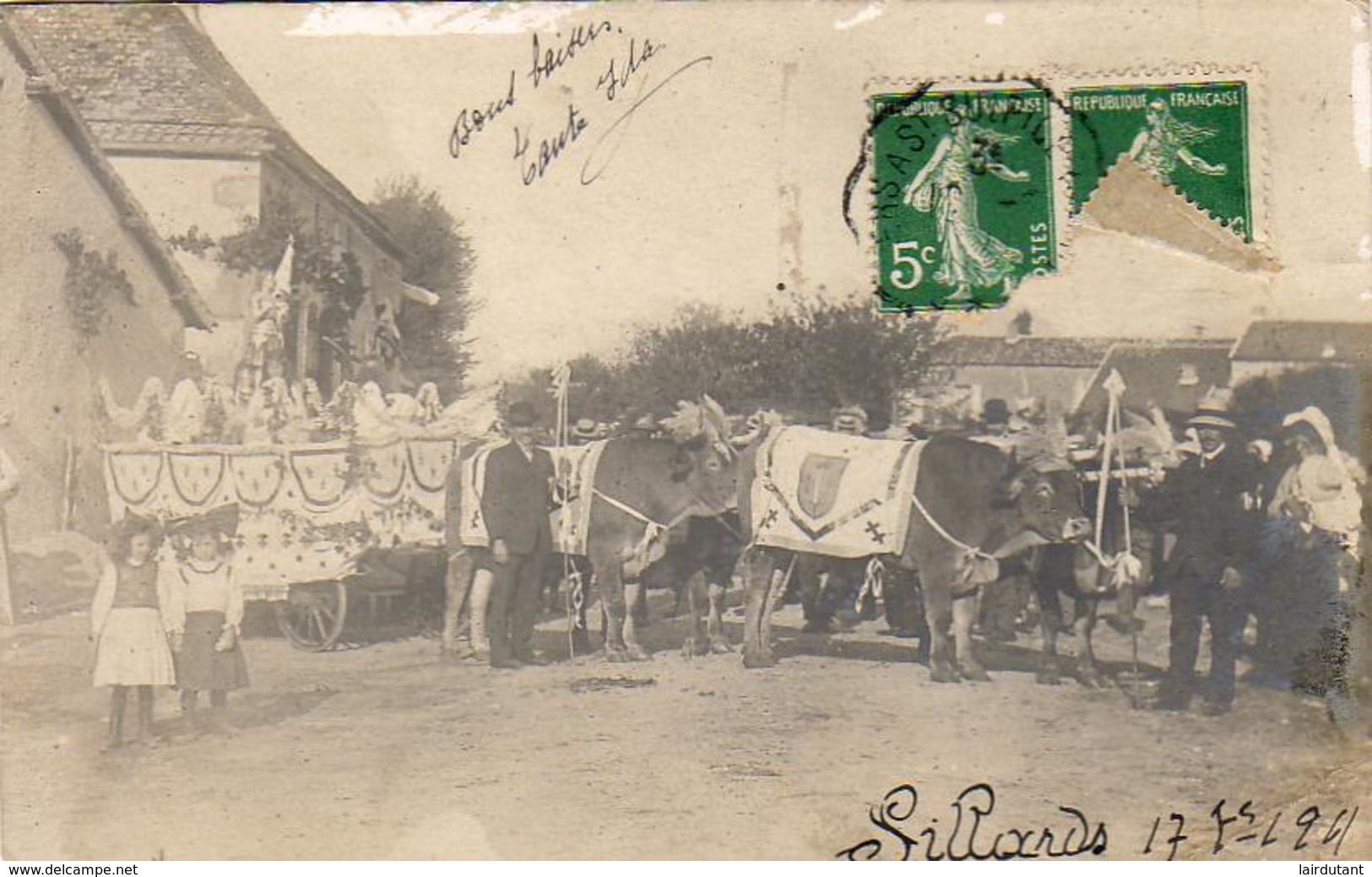 D86  SILLARDS Près Lussac Les Châteaux   CARTE PHOTO D'UN CHAR TIRÉ PAR DES BOEUFS - Lussac Les Chateaux