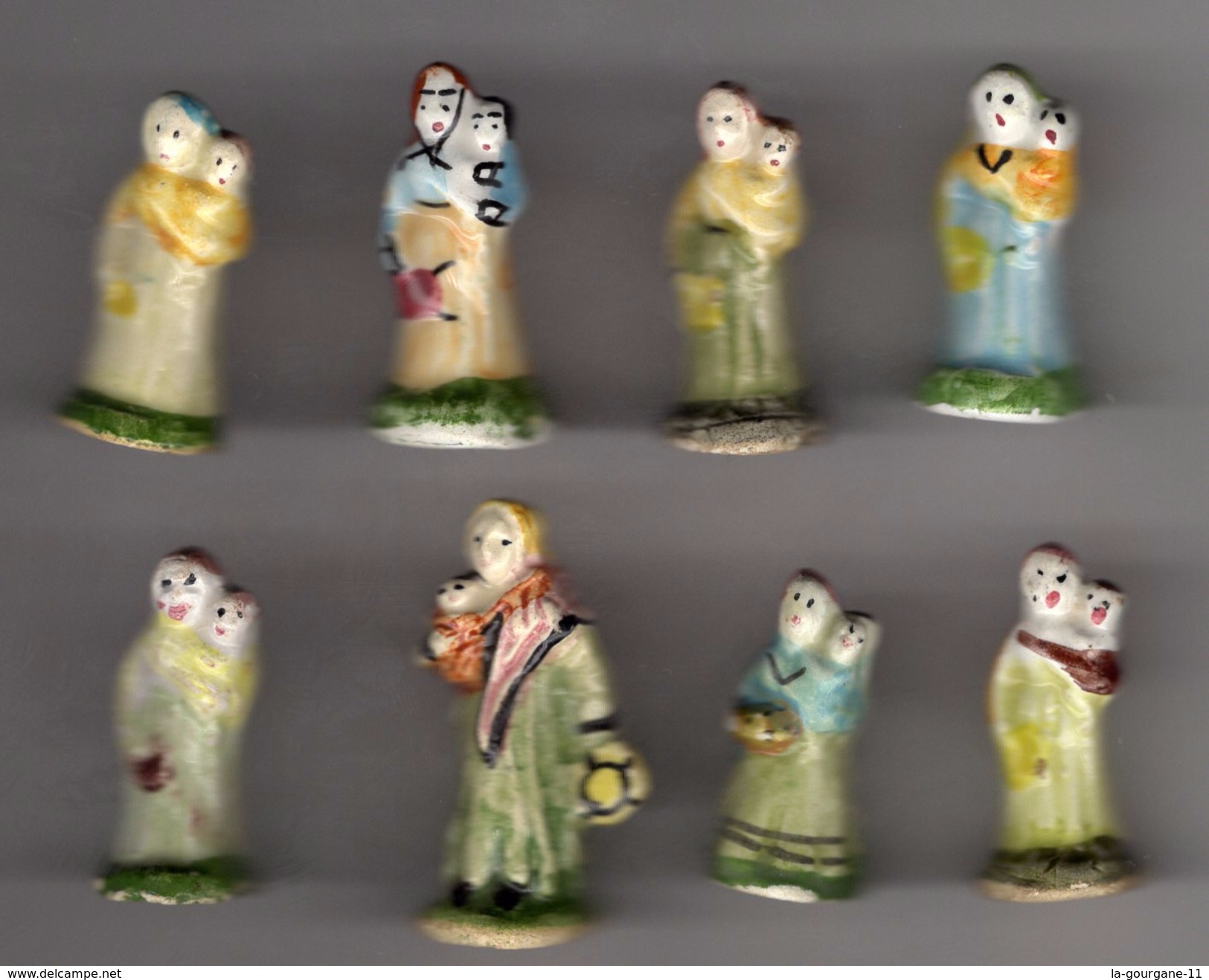 LOT 8 Fèves LA BOHEMIENNE Femme à L'enfant - CRECHE - SANTONS De Différentes Séries - Santons