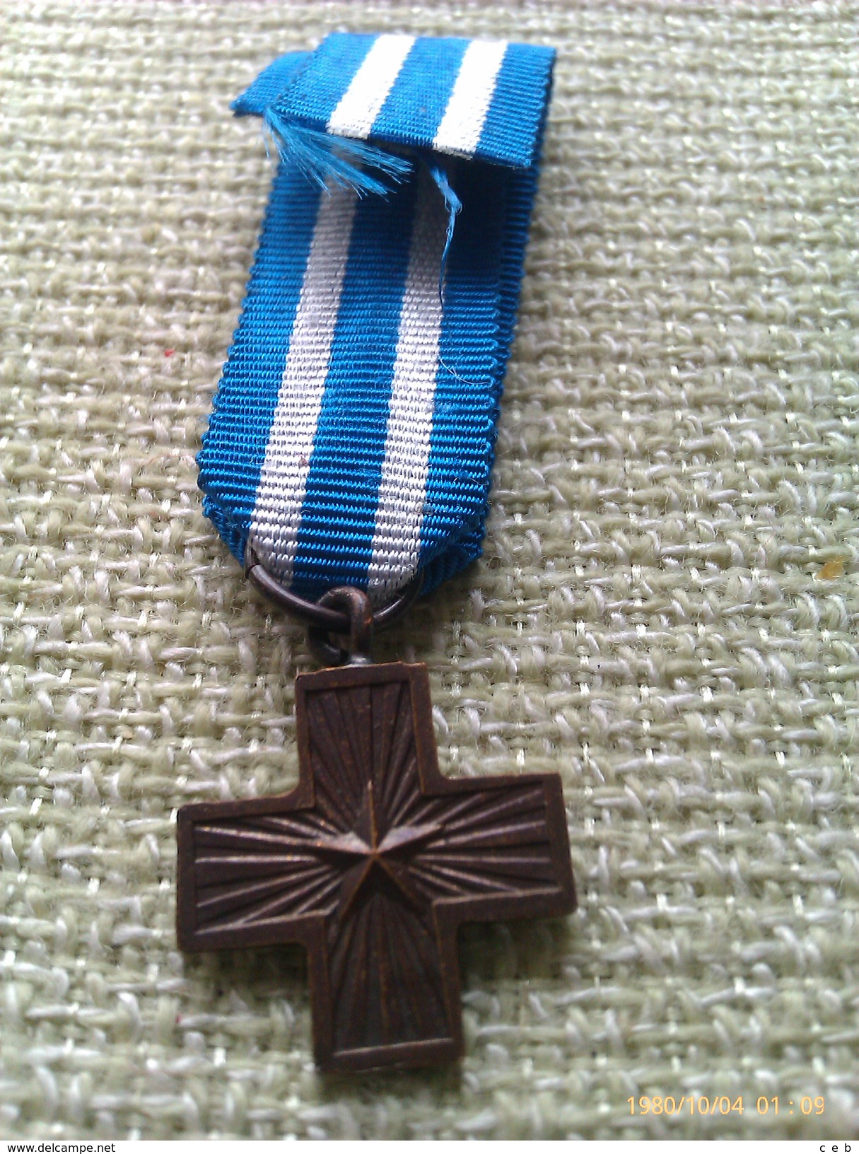 Medalla Miniatura Croce Valore Di Guerra. Italia. II Guerra Mundial. 1945. Categoría Bronce. Dada A Los Excombatientes - Italia