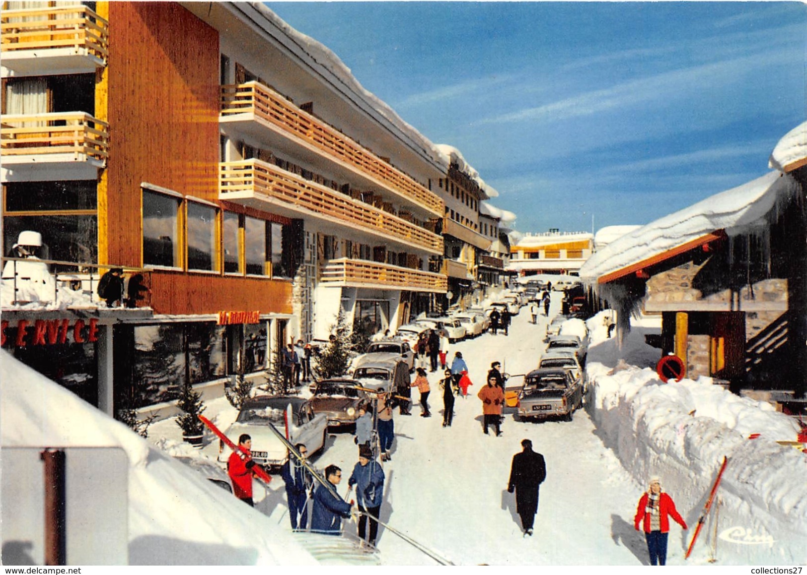 73-COURCHEVEL- CENTRE RESIDENTIEL, A L'ESTREMITE DE LA ROUTE L'HÔTEL " ROND-POINT- DES PISTES " - Courchevel