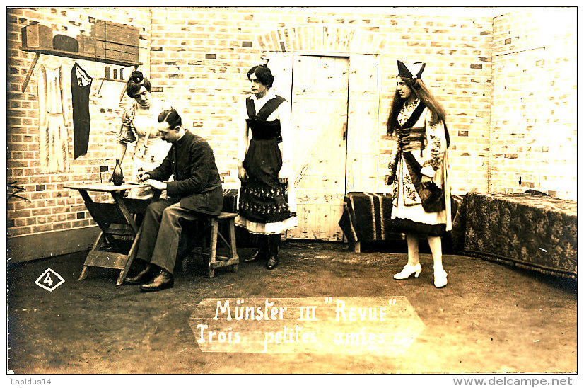 AF 287 / CARTES PHOTO   ALLEMAGNE  -MUNSTER -  MUNSTER III REVUE  -TROIS PETITES AMIES - Munster
