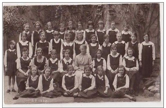 Girls School Class 3B 1922, Surrey C.H. Price Croydon RP Postcard, B707 - Surrey