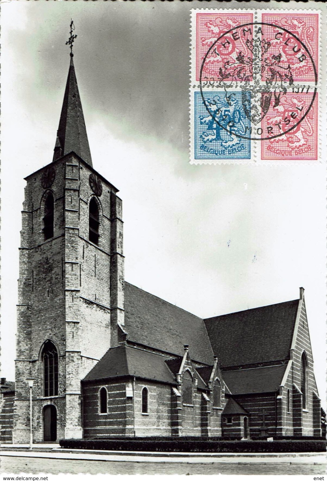 Mortsel - Prentkaart Met Zegels En Stempel 1977 - Kerk St. Benedictus. - Mortsel