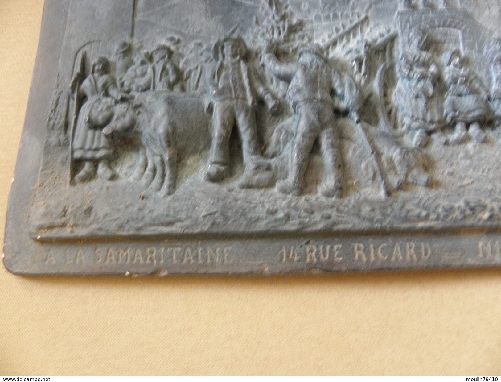 Plaque Publicitaire En Staff Du Magasin "la Samaritaine 14 Rue Ricard à Niort" - Autres & Non Classés