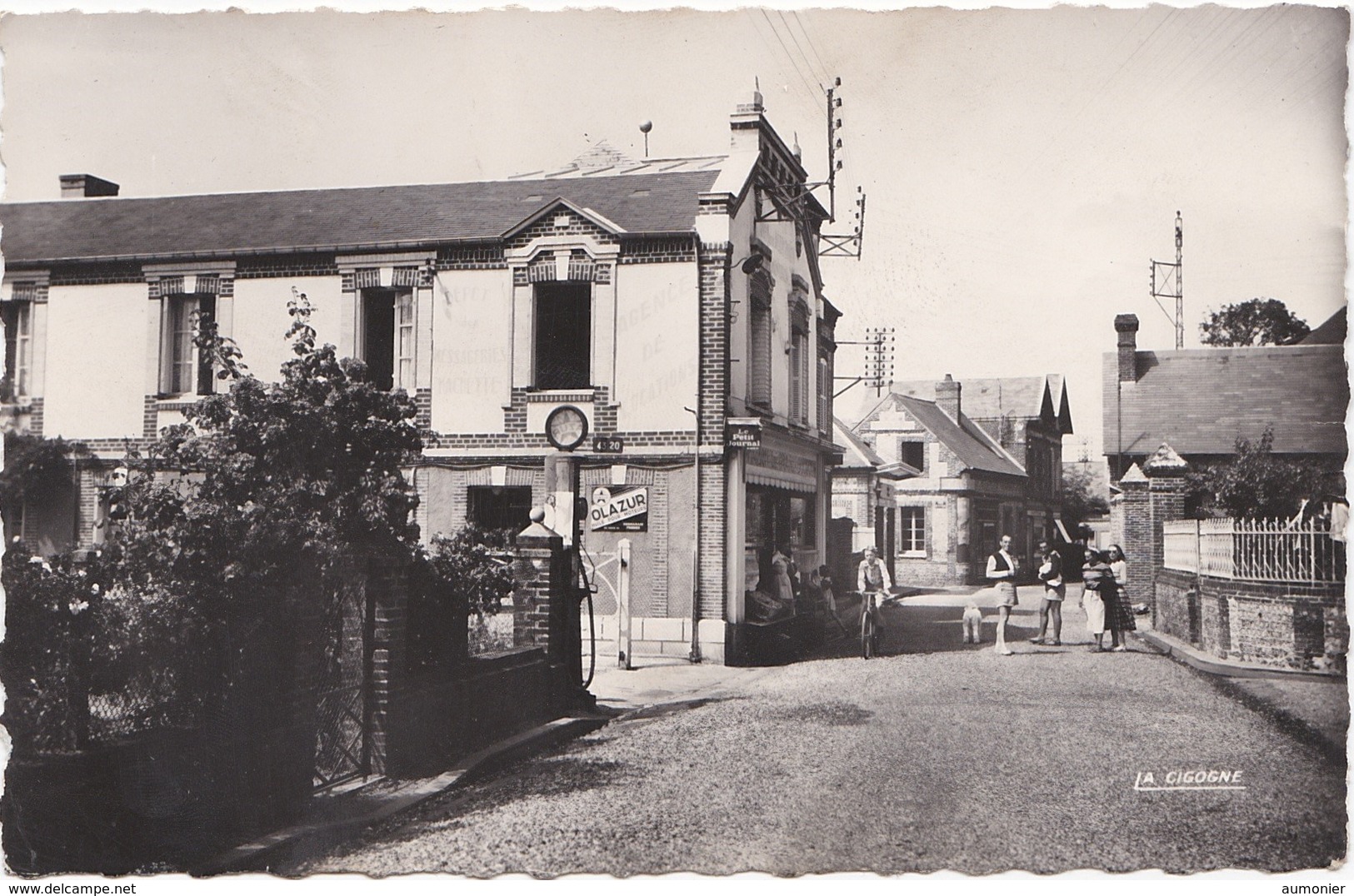 ST PIERRE EN PORT ( 76 )  La Rue De La Mairie . - Altri & Non Classificati