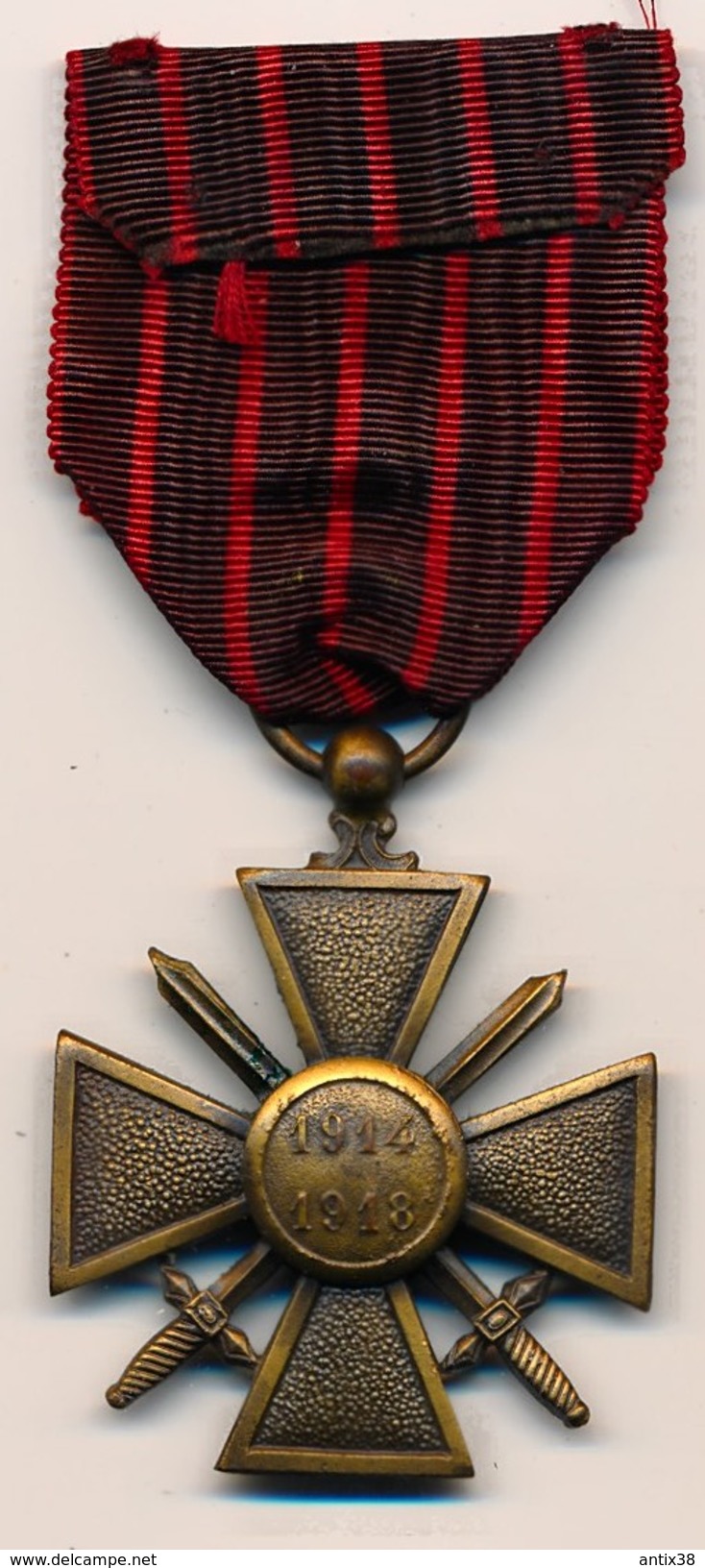 Médaille Croix De Guerre - France - 1914-1918 - Ruban Rouge à Six Bandes - France